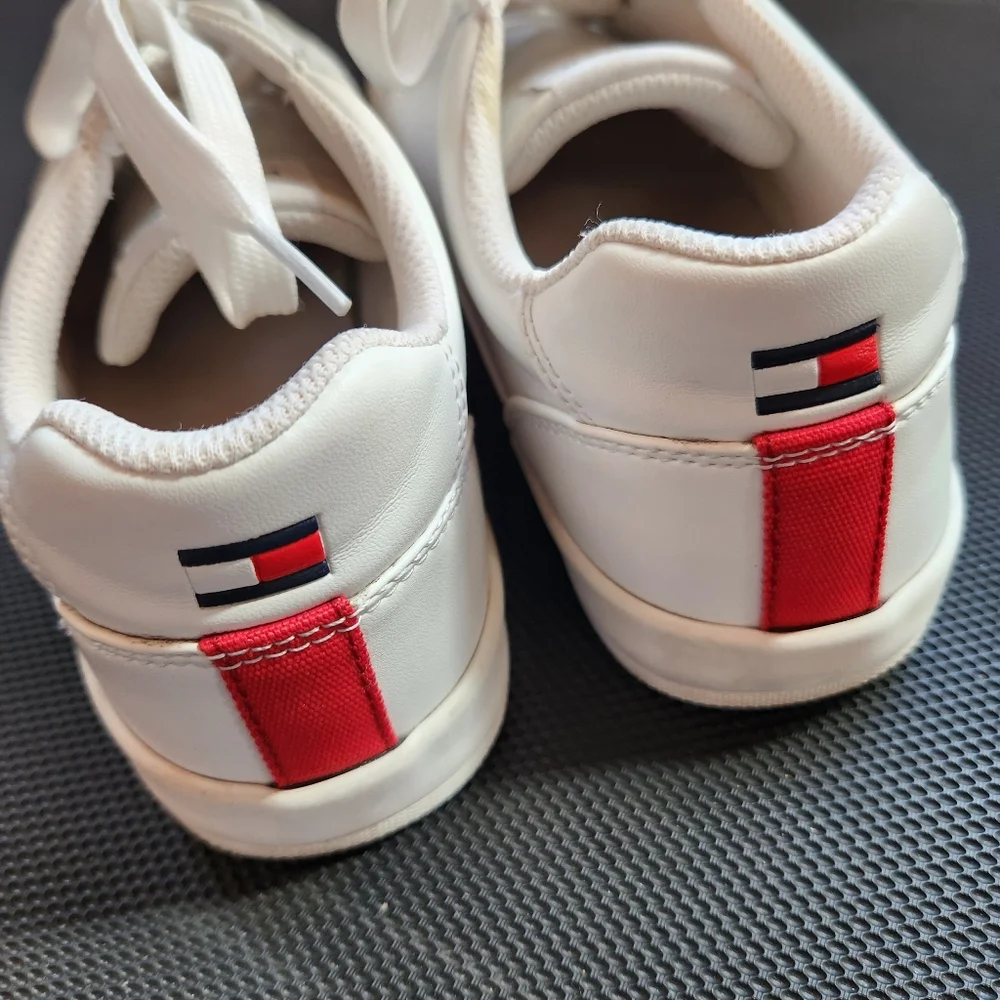 Tommy Hilfiger Shoes Size 10 - Picture 4 of 9